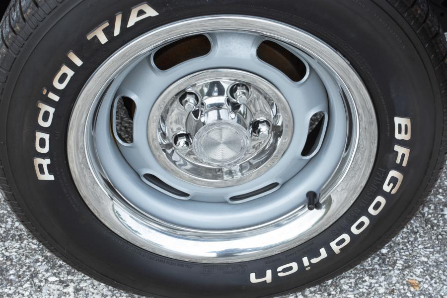 Колеса Pontiac Tempest GTO Convertible 1966 года  (фото 43 из 83)